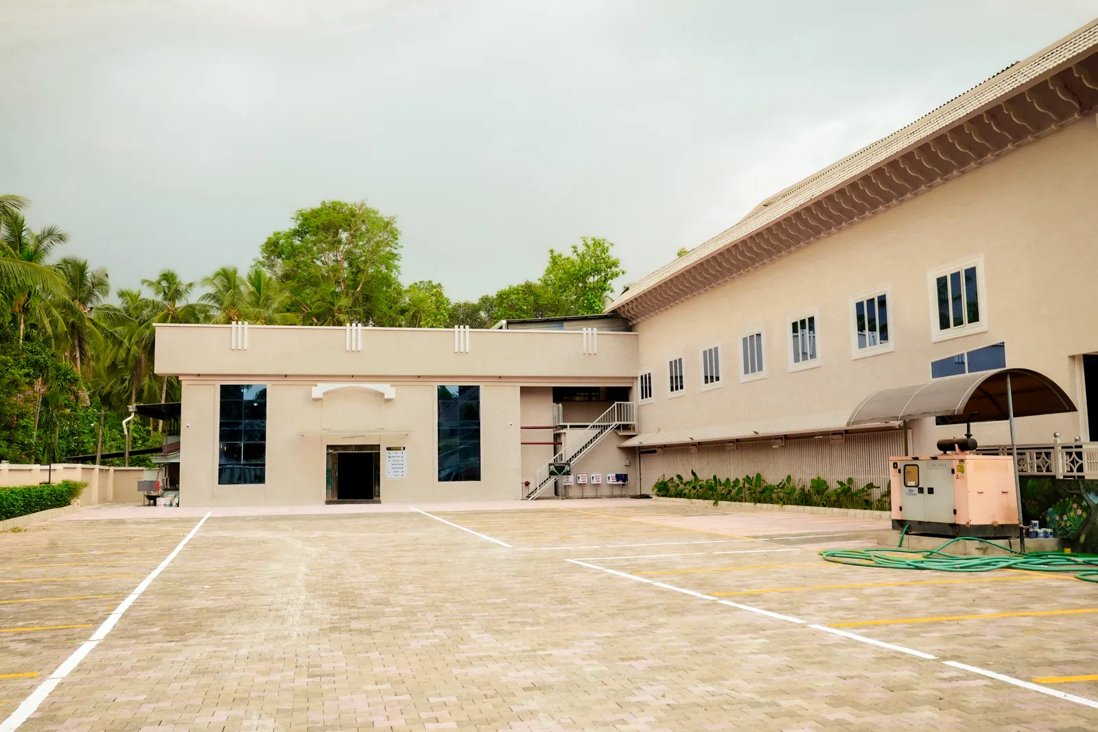 Panjami Annex exterior and garden surroundings (1 of 2)